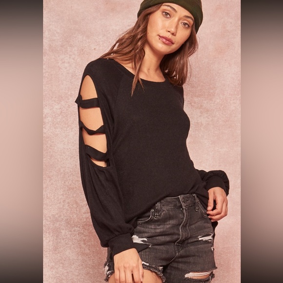 PROMESA LADDER CUTOUT TOP ❤️NEW COLLECTION IN STORES❤️ - Picture 1 of 3